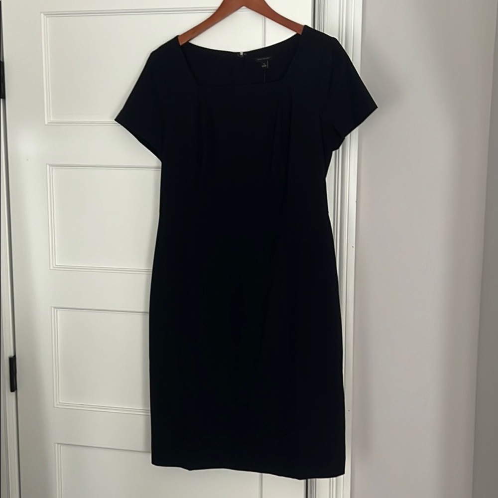 Ann Taylor black short sleeve shift size 10